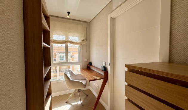 Resale - Apartment -
Guardamar del Segura - Centro
