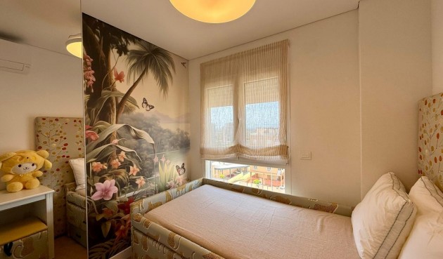 Resale - Apartment -
Guardamar del Segura - Centro