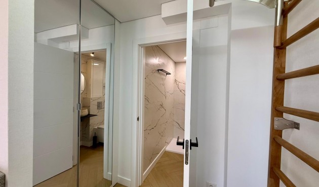 Resale - Apartment -
Guardamar del Segura - Centro