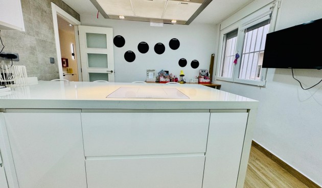 Resale - Apartment -
Pilar de la Horadada - Zona Pueblo