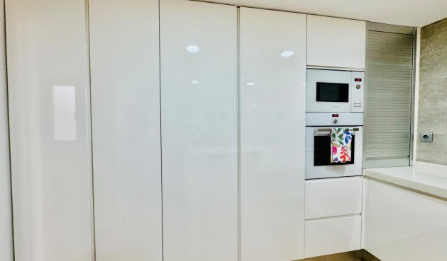 Resale - Apartment -
Pilar de la Horadada - Zona Pueblo
