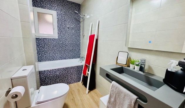 Resale - Apartment -
Pilar de la Horadada - Zona Pueblo