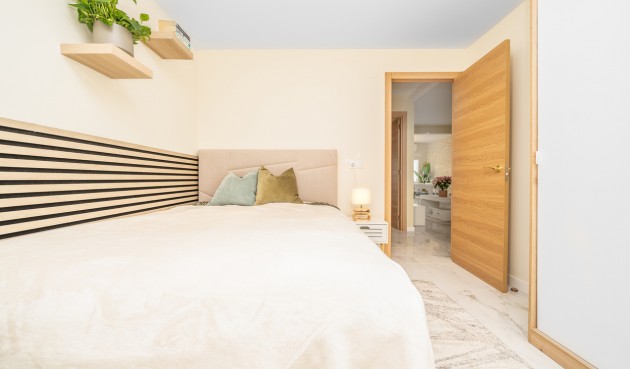 Resale - Bungalow -
Torrevieja - Torreta