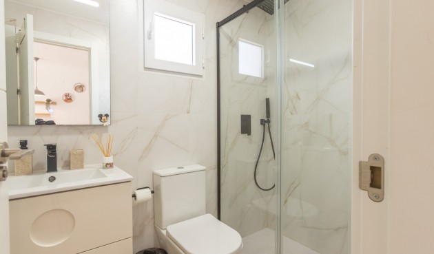 Resale - Bungalow -
Torrevieja - Costa Blanca