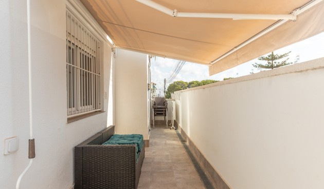 Resale - Bungalow -
Torrevieja - Costa Blanca