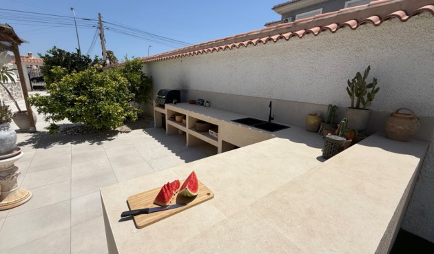 Resale - Villa -
Torrevieja - Costa Blanca