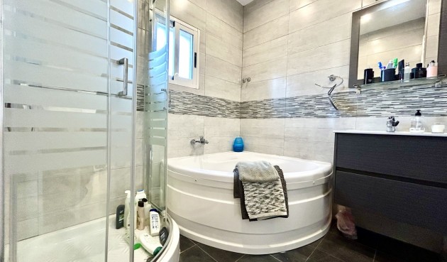 Resale - Bungalow -
Villamartin - Costa Blanca