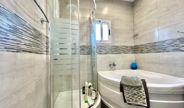Resale - Bungalow -
Villamartin - Costa Blanca