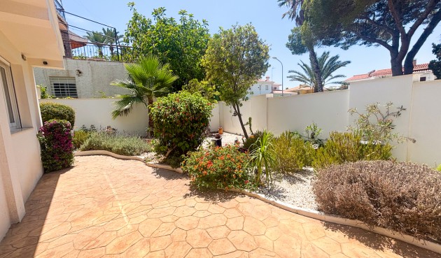 Resale - Villa -
Dehesa de Campoamor - Costa Blanca