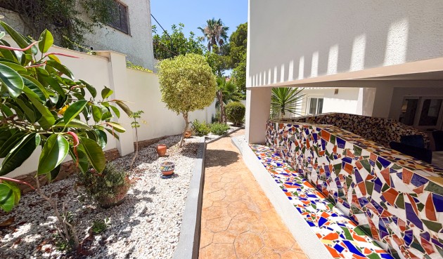 Resale - Villa -
Dehesa de Campoamor - Costa Blanca