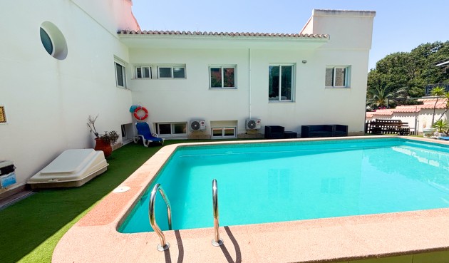 Resale - Villa -
Dehesa de Campoamor - Costa Blanca