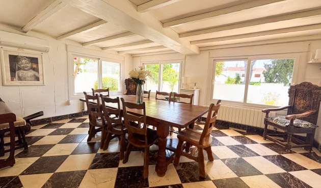 Resale - Villa -
Dehesa de Campoamor - Costa Blanca