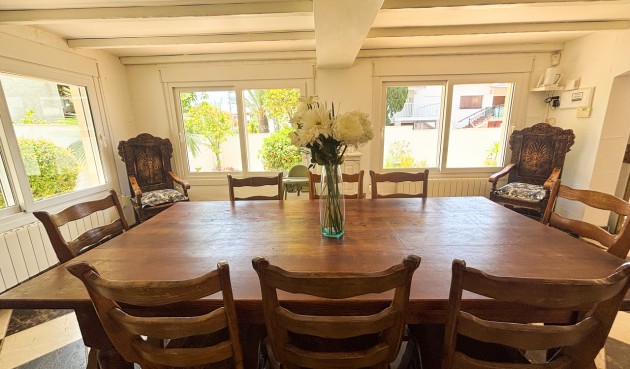 Resale - Villa -
Dehesa de Campoamor - Costa Blanca
