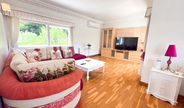 Resale - Villa -
Dehesa de Campoamor - Costa Blanca