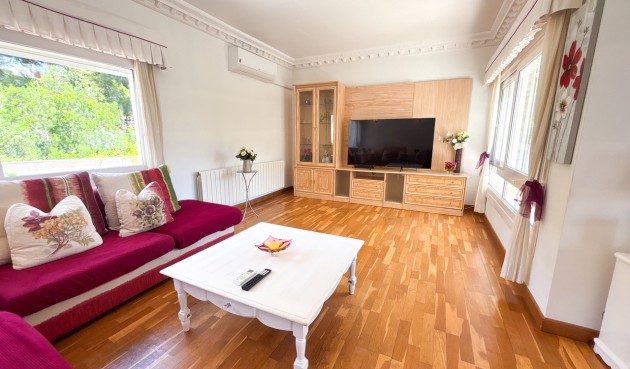 Resale - Villa -
Dehesa de Campoamor - Costa Blanca