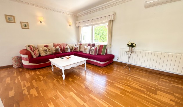 Resale - Villa -
Dehesa de Campoamor - Costa Blanca
