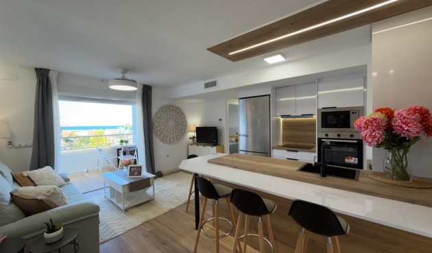 Resale - Apartment -
Torrevieja - Punta Prima