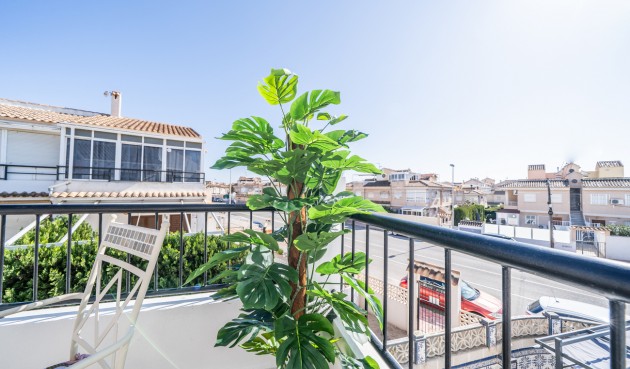 Resale - Apartment -
Torrevieja - aguas nuevas