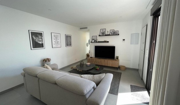 Reventa - Villa -
Roldan - Torre Pachecco