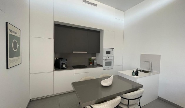 Reventa - Villa -
Roldan - Torre Pachecco