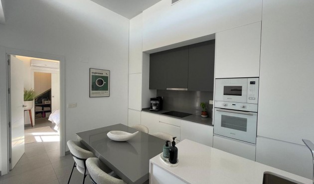 Reventa - Villa -
Roldan - Torre Pachecco
