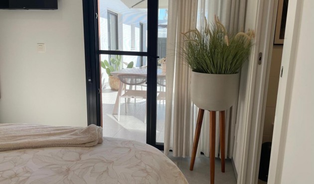 Reventa - Villa -
Roldan - Torre Pachecco