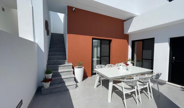 Reventa - Villa -
Roldan - Torre Pachecco