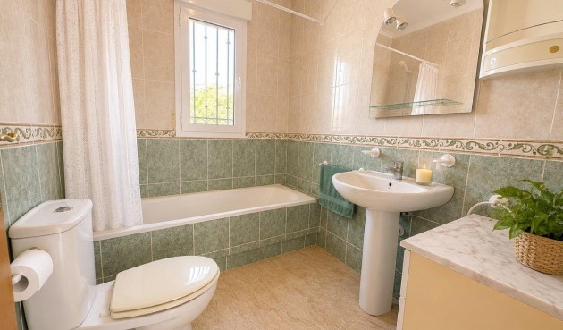 Resale - Villa -
El Carmoli - Costa Calida