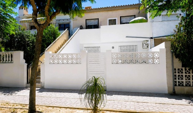 Resale - Bungalow -
Orihuela Costa - Costa Blanca
