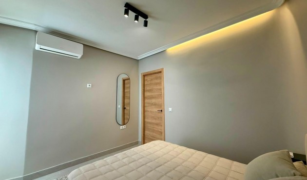 Resale - Apartment -
Torrevieja - Playa del Cura
