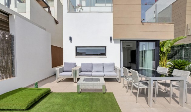 Återförsäljning - Villa -
Guardamar del Segura - El Raso