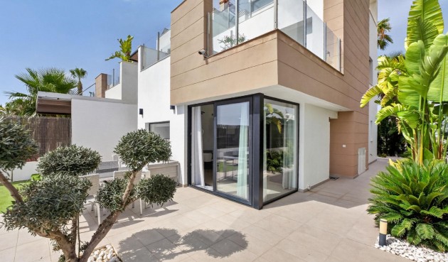 Återförsäljning - Villa -
Guardamar del Segura - El Raso