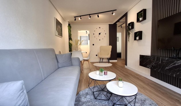 Resale - Apartment -
Torrevieja - Estacion De Autobuses