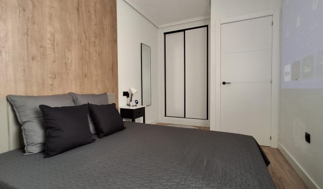 Resale - Apartment -
Torrevieja - Estacion De Autobuses