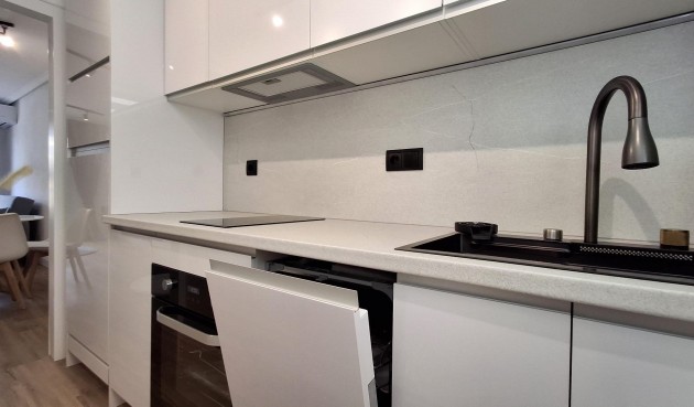 Resale - Apartment -
Torrevieja - Estacion De Autobuses
