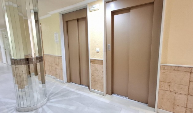 Resale - Apartment -
Torrevieja - Estacion De Autobuses
