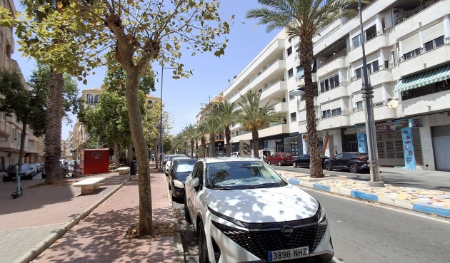 Resale - Apartment -
Torrevieja - Estacion De Autobuses
