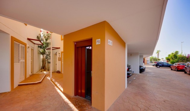 Resale - Apartment -
Orihuela Costa - Playa Flamenca