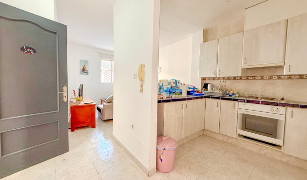 Återförsäljning - Apartment -
San Miguel de Salinas - Inland