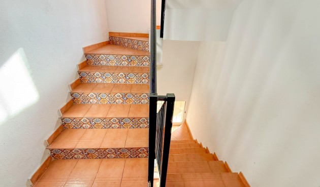 Återförsäljning - Apartment -
San Miguel de Salinas - Inland