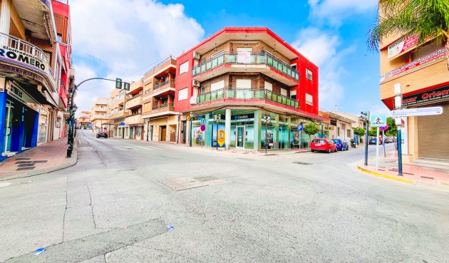 Återförsäljning - Apartment -
San Miguel de Salinas - Inland