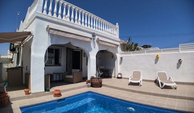 Återförsäljning - Semi Detached -
Villamartin - Costa Blanca