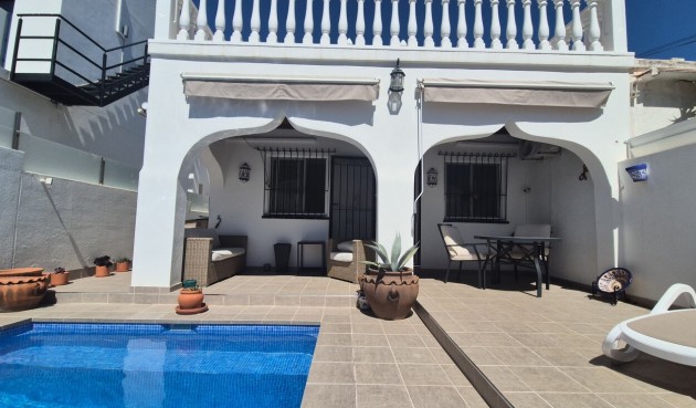 Återförsäljning - Semi Detached -
Villamartin - Costa Blanca