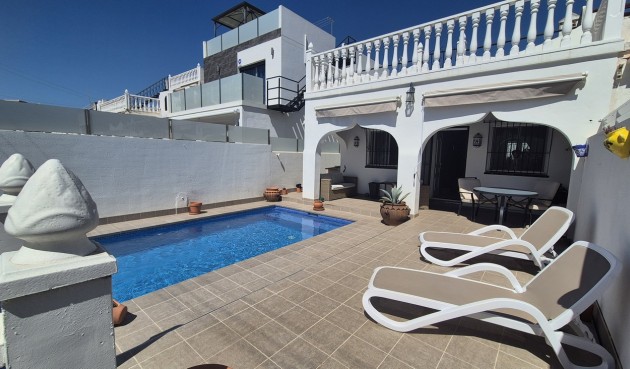 Återförsäljning - Semi Detached -
Villamartin - Costa Blanca