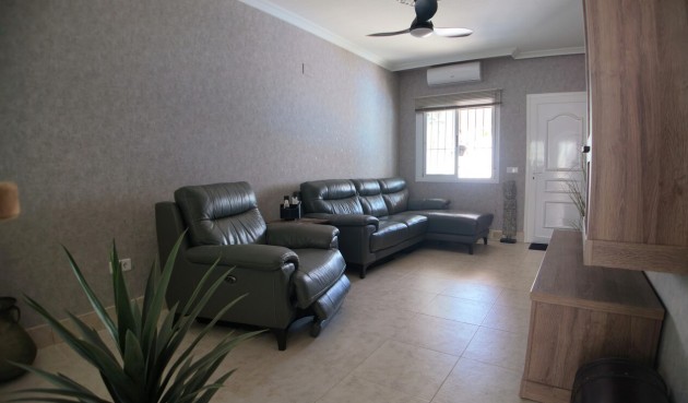 Återförsäljning - Semi Detached -
Villamartin - Costa Blanca