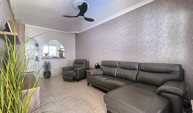 Återförsäljning - Semi Detached -
Villamartin - Costa Blanca