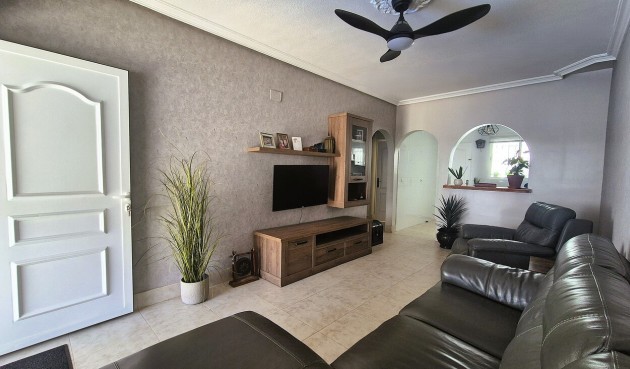 Återförsäljning - Semi Detached -
Villamartin - Costa Blanca