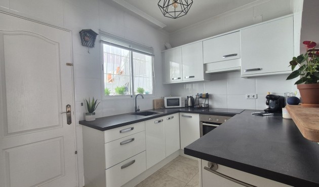 Återförsäljning - Semi Detached -
Villamartin - Costa Blanca