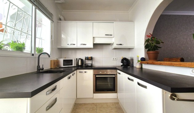 Återförsäljning - Semi Detached -
Villamartin - Costa Blanca