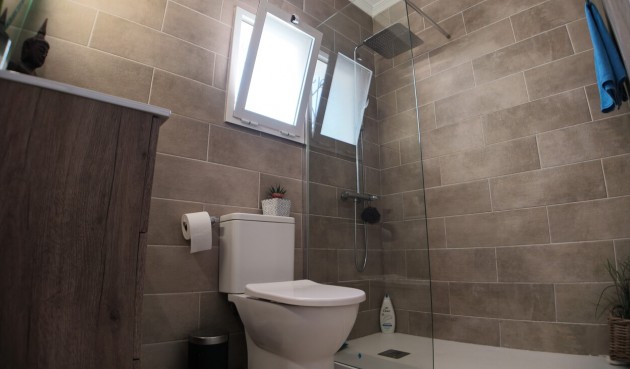 Återförsäljning - Semi Detached -
Villamartin - Costa Blanca